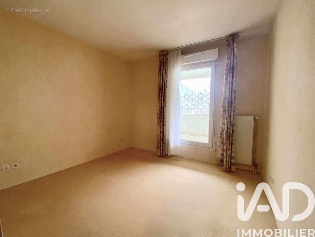 Photo 9 - Appartement à COURBEVOIE