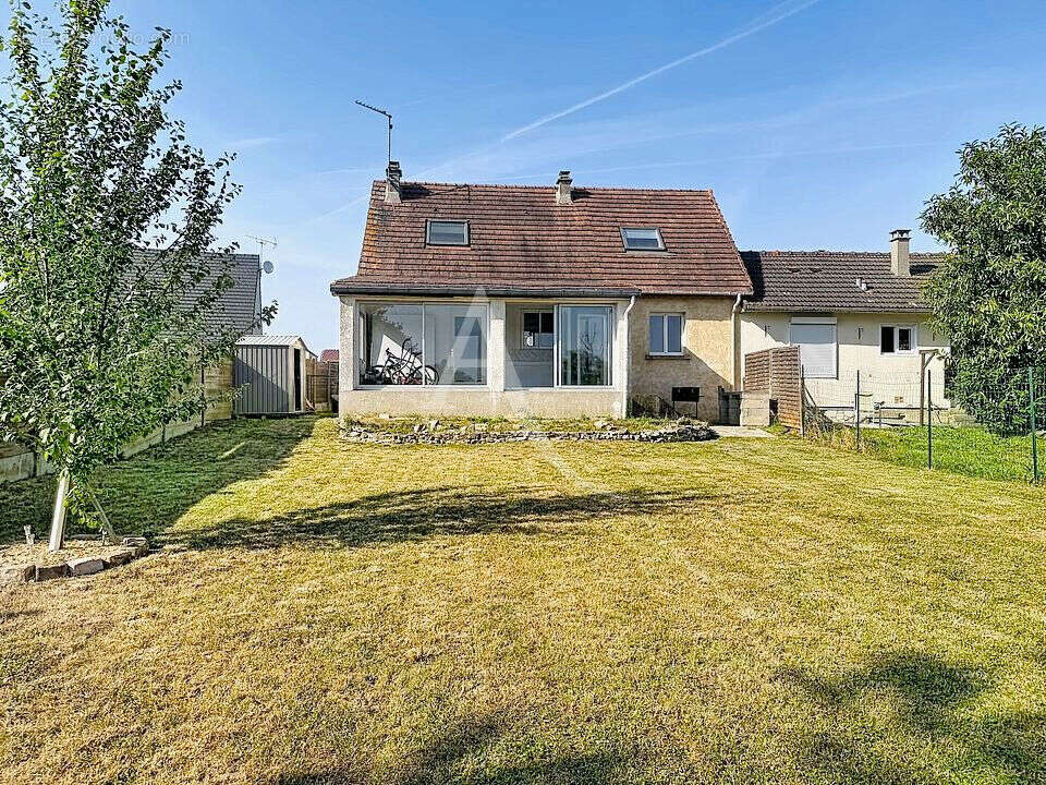 Maison à OISSERY