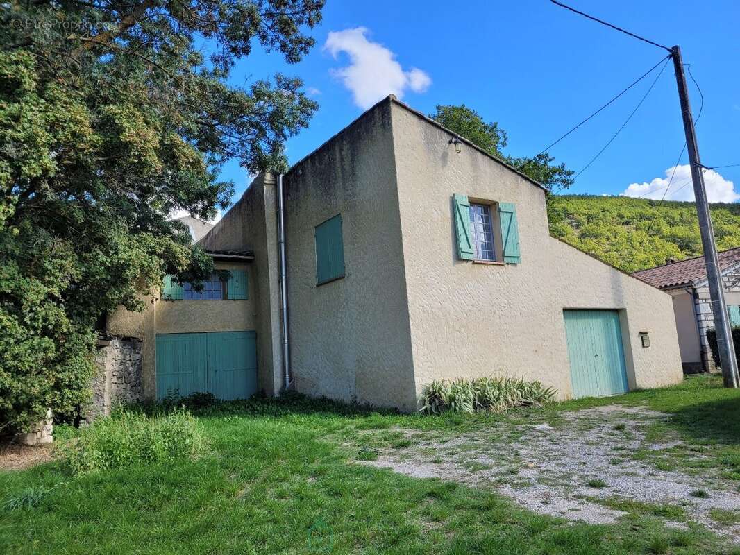 Maison à ONGLES