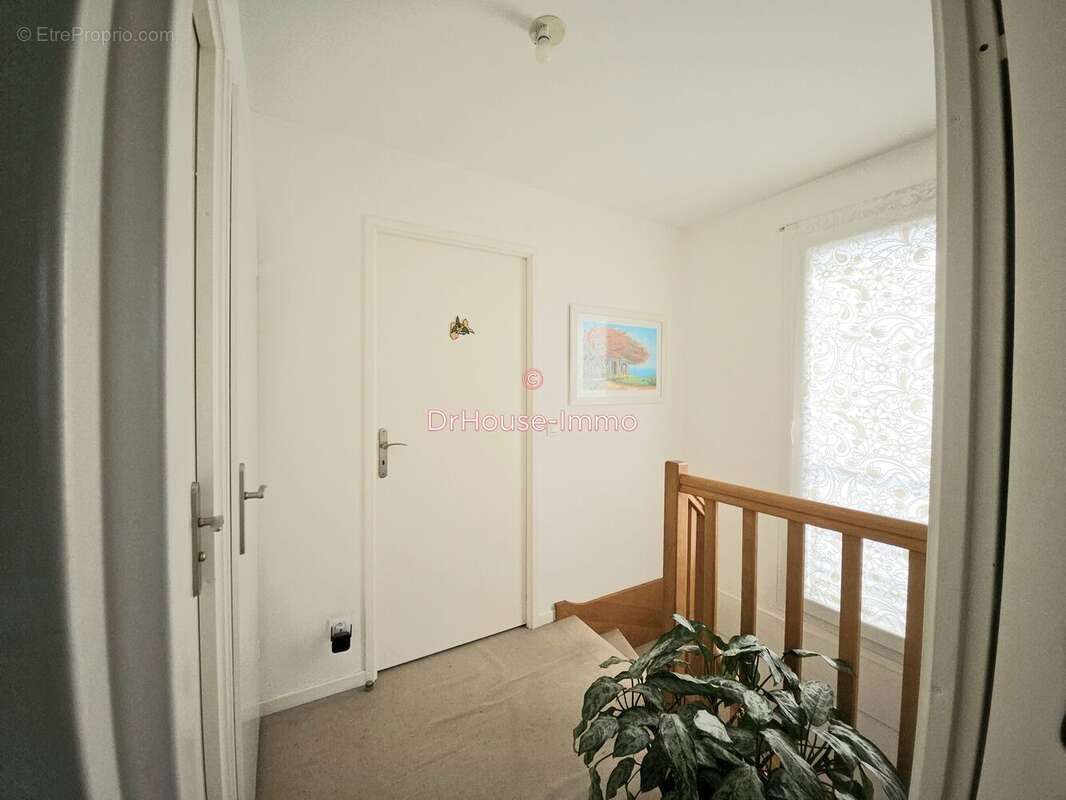 Appartement à SAVIGNY-LE-TEMPLE