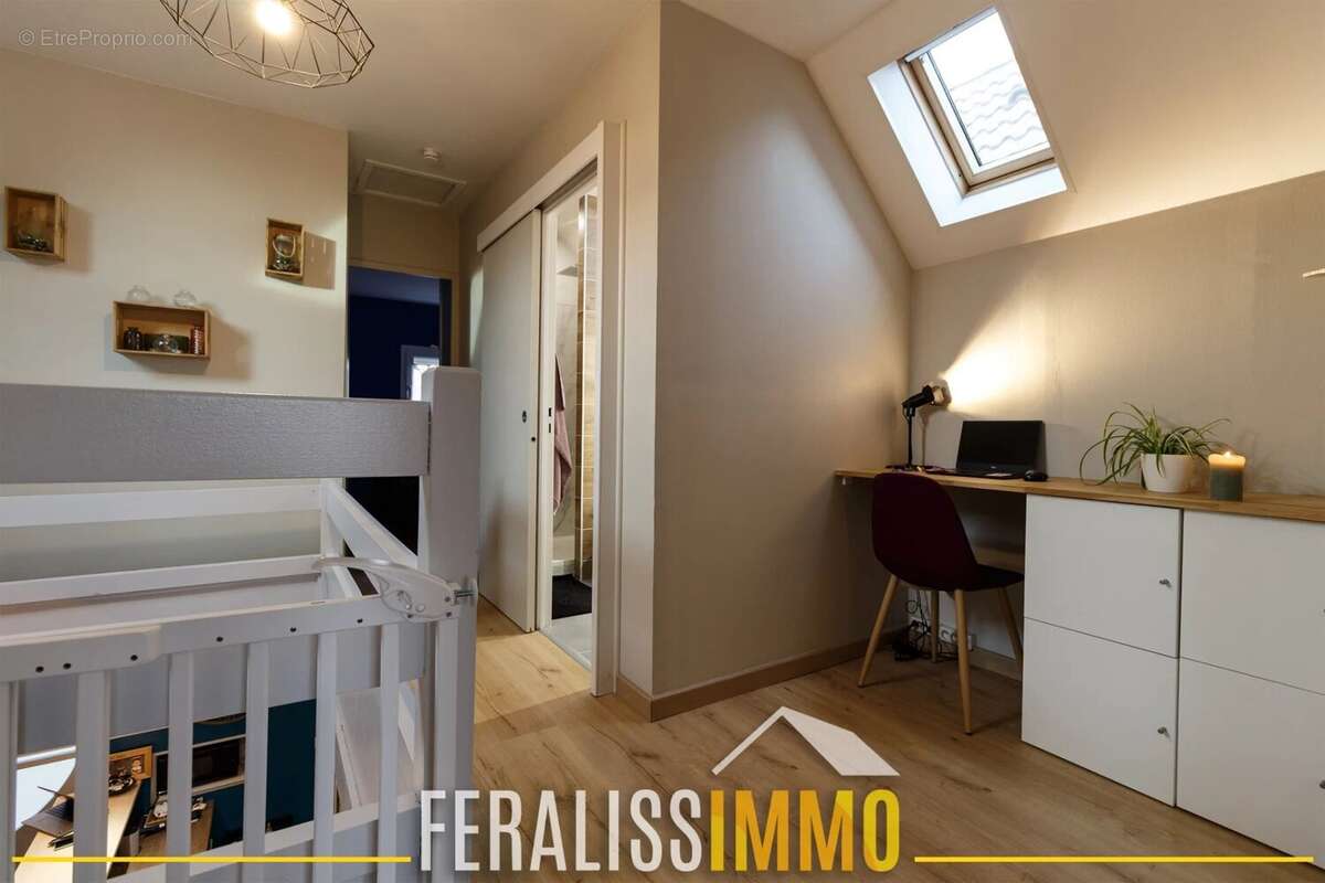 Maison à JOUY-LE-MOUTIER