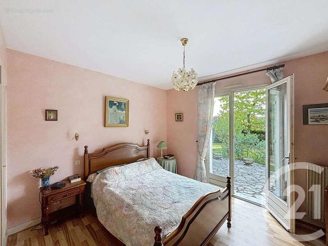 Maison à VOEUIL-ET-GIGET