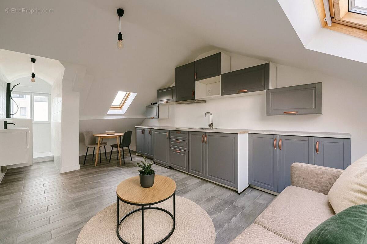 Appartement à PARIS-18E