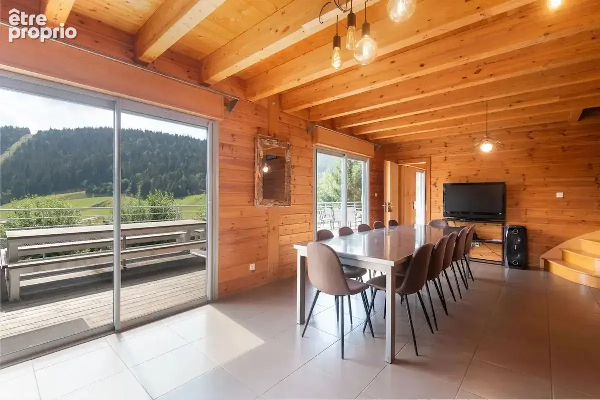 EN EXCLUSIVITÉ - Chalet d'architecte meublé de 227 m² au pied des pistes de Gérardmer - photo 9