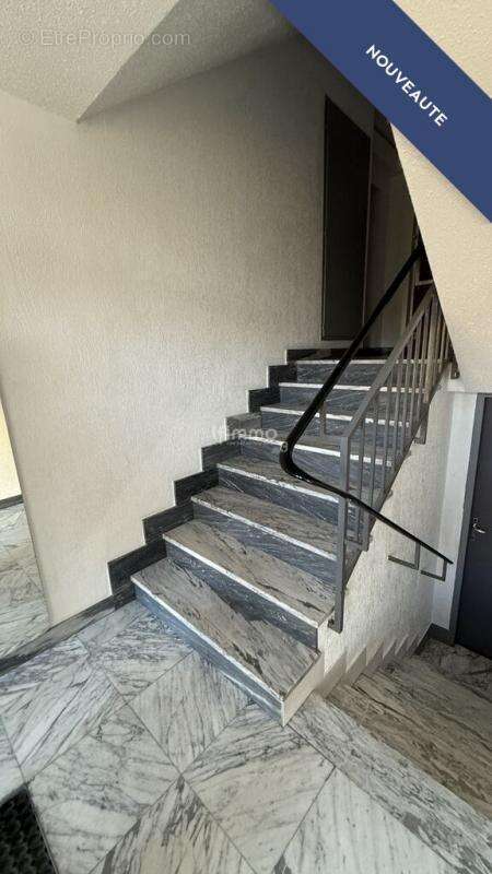 Appartement à PIERRE-BENITE