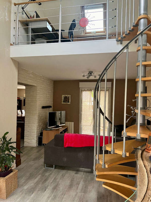 Maison à PARCAY-MESLAY