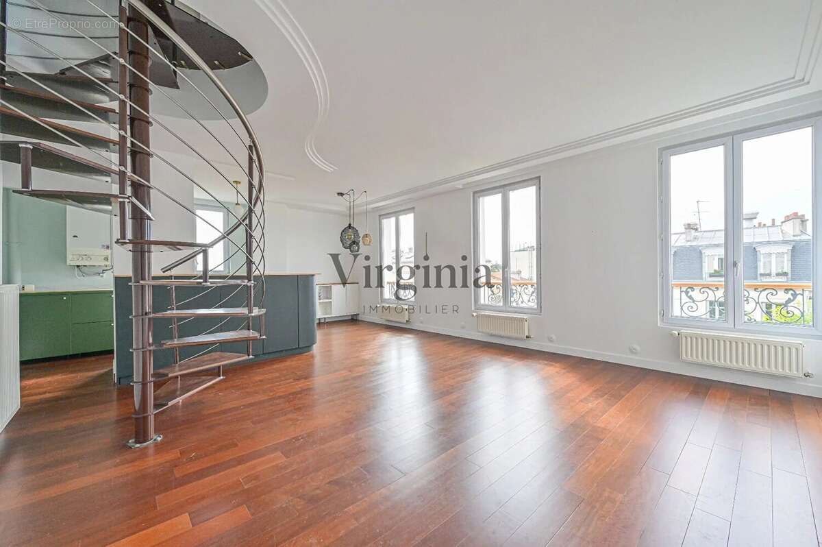 Appartement à CHARENTON-LE-PONT