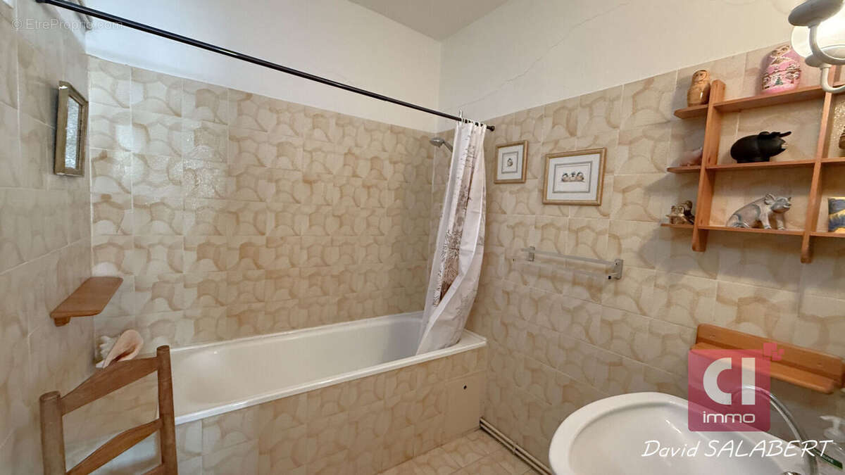 Maison à LA ROQUEBRUSSANNE