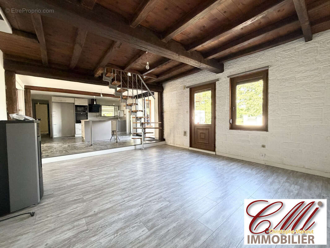 Maison 160 m² à Ecriennes  - photo 5