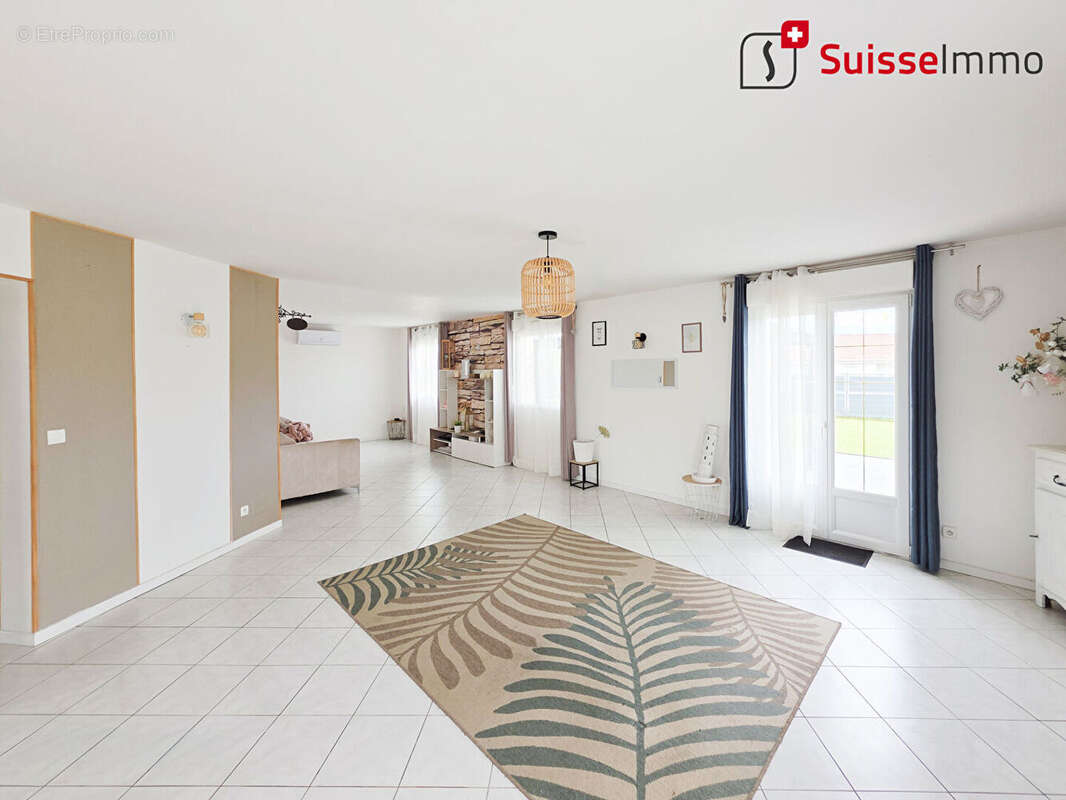 Maison à PASSAVANT-LA-ROCHERE