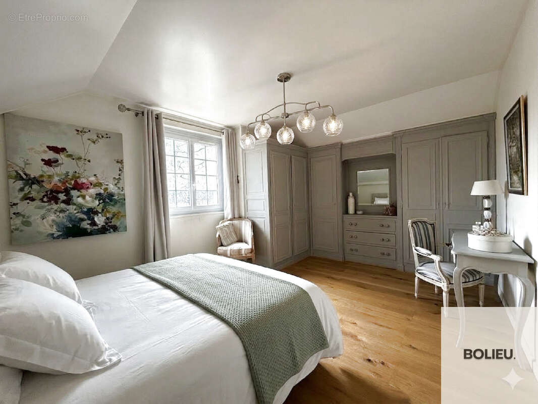 Maison à CRANVES-SALES