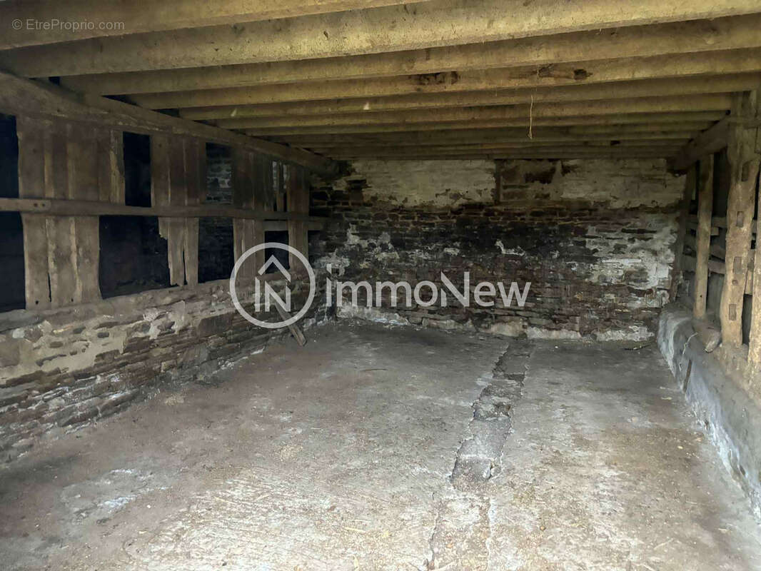 Authentique longere a renover de 159 m2 au sol sur terrain d environ 2600 m2 - photo 6