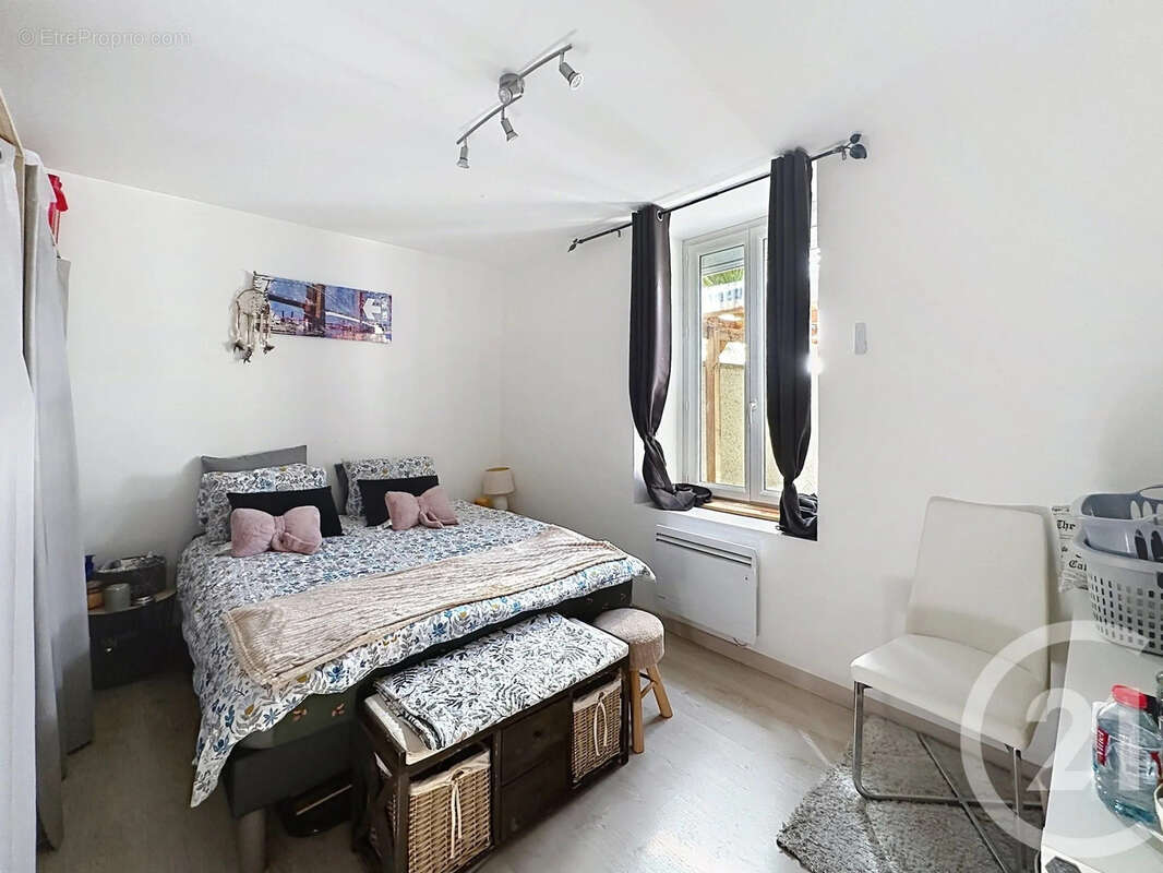 Appartement à BOUGE-CHAMBALUD