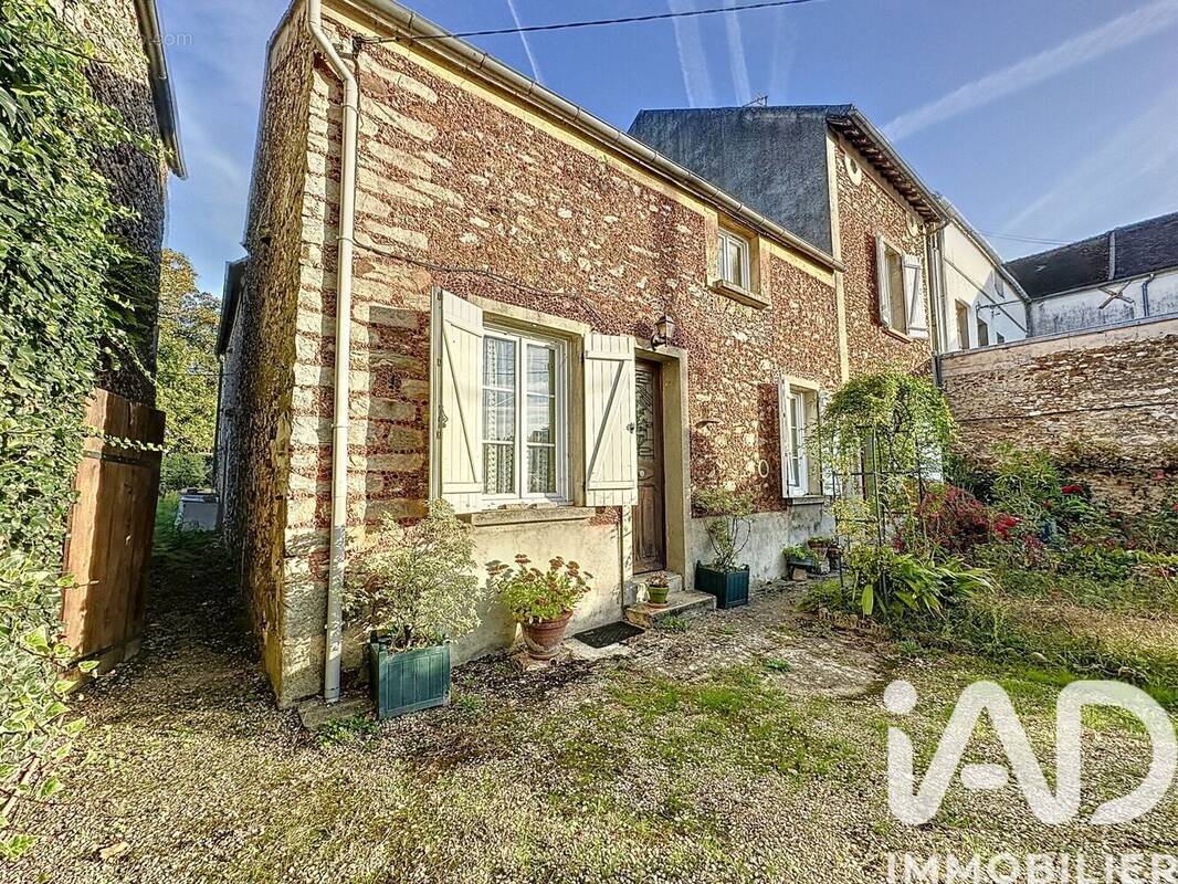 Photo 1 - Maison à SAINT-GERMAIN-LAXIS