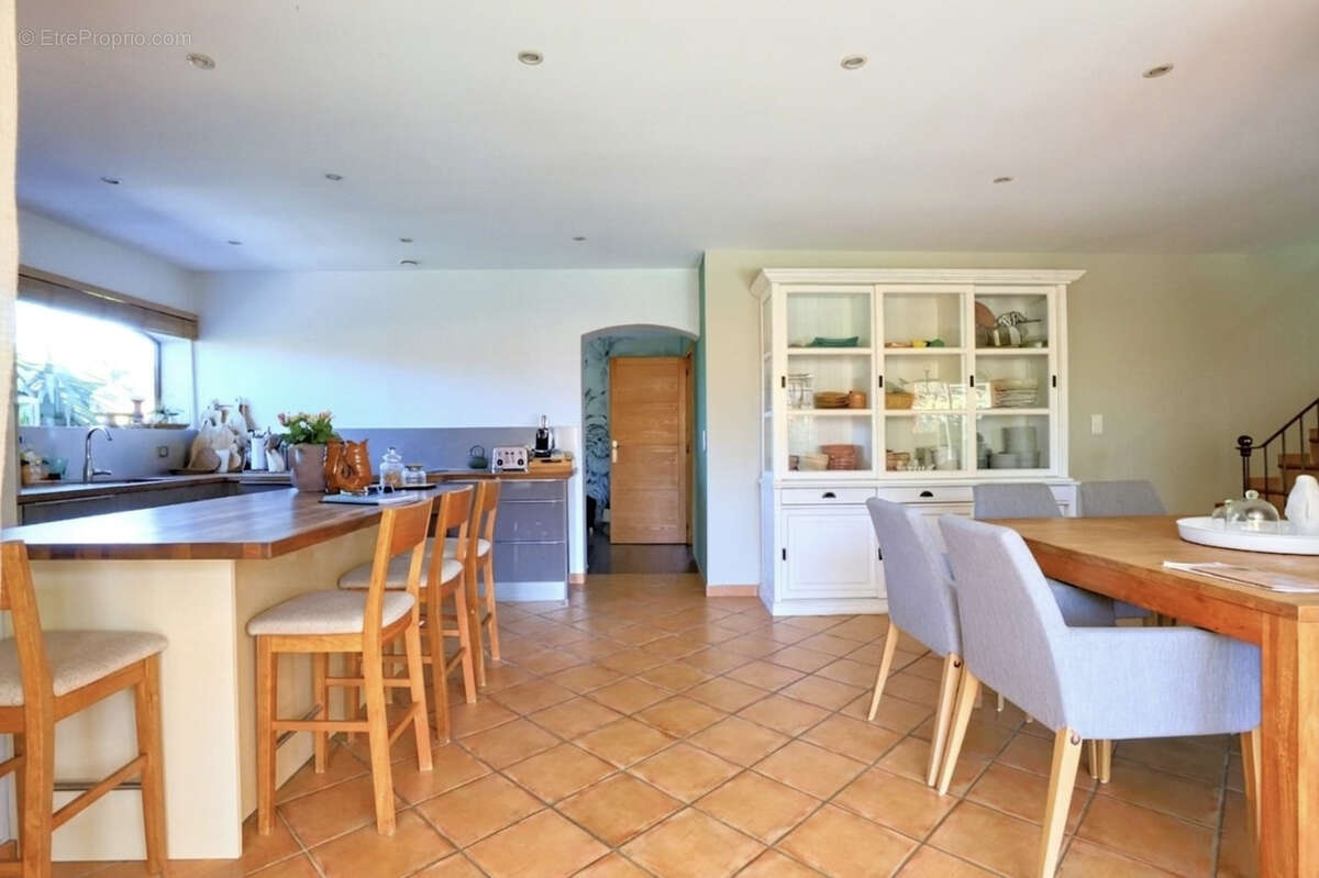 Maison à SIX-FOURS-LES-PLAGES