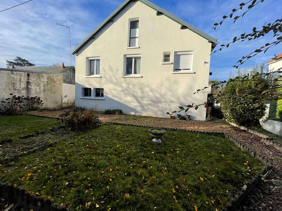 Maison à SAINT-CYR-SUR-LOIRE