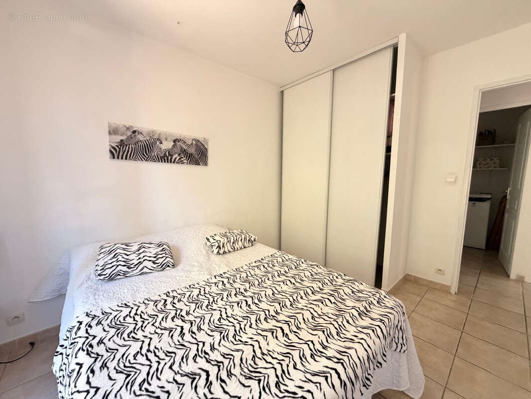 NIMES VACQUEROLLES Superbe maison 5 pièces de 115 m2 avec garage de 50 m2 et jardin - photo 14