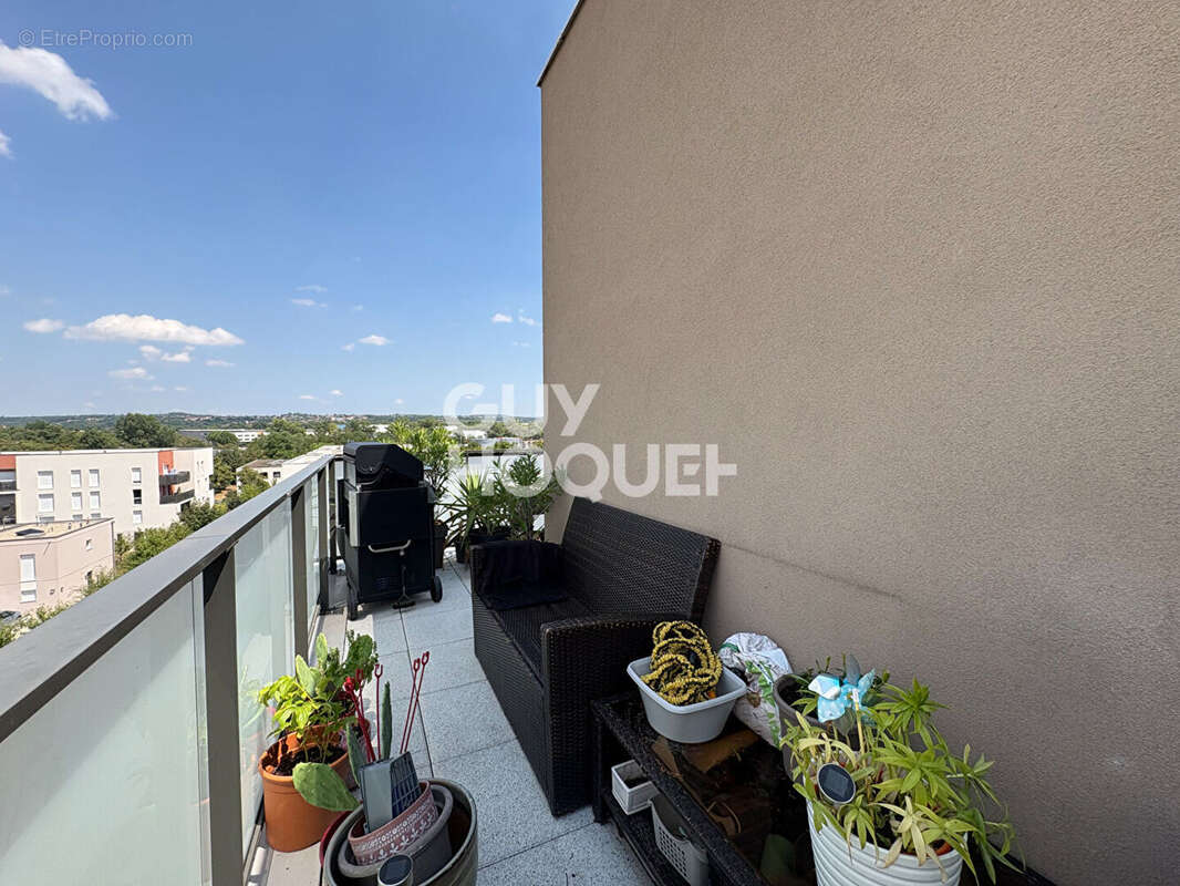 Dernier étage : T5 récent de 97 m² avec terrasse, climatisation et 2 garages - photo 18