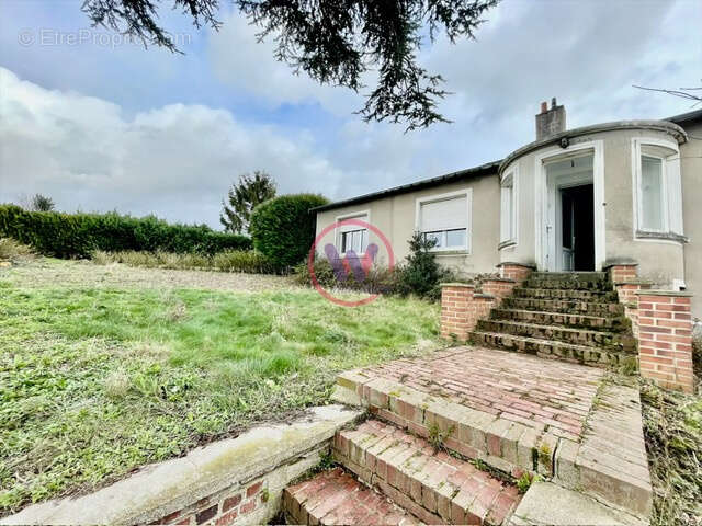 Maison à CROISILLES