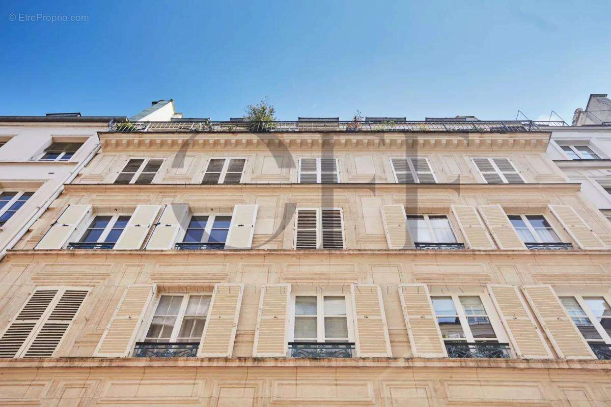 Appartement à PARIS-7E