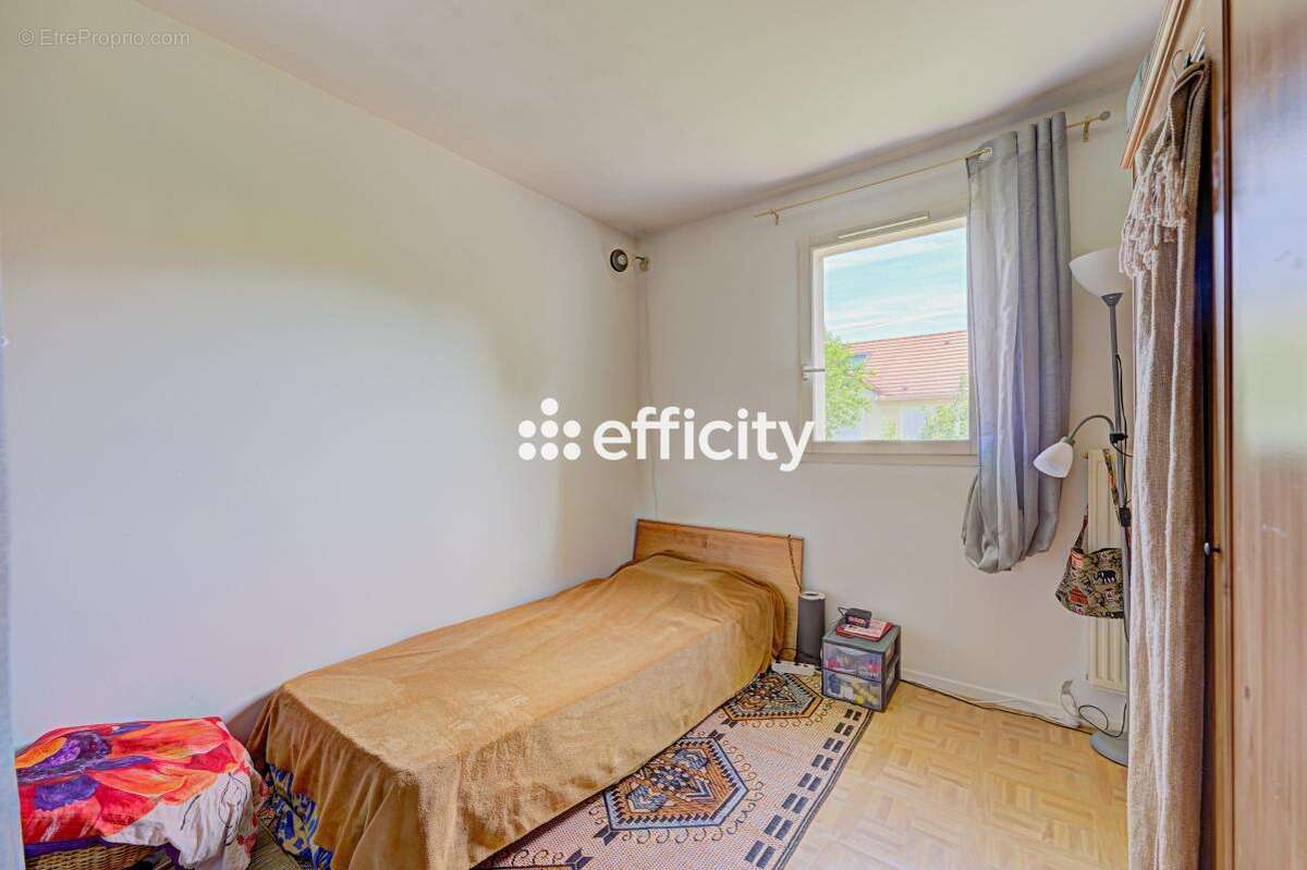 Maison 84 m² à Combs-La-Ville  - photo 8