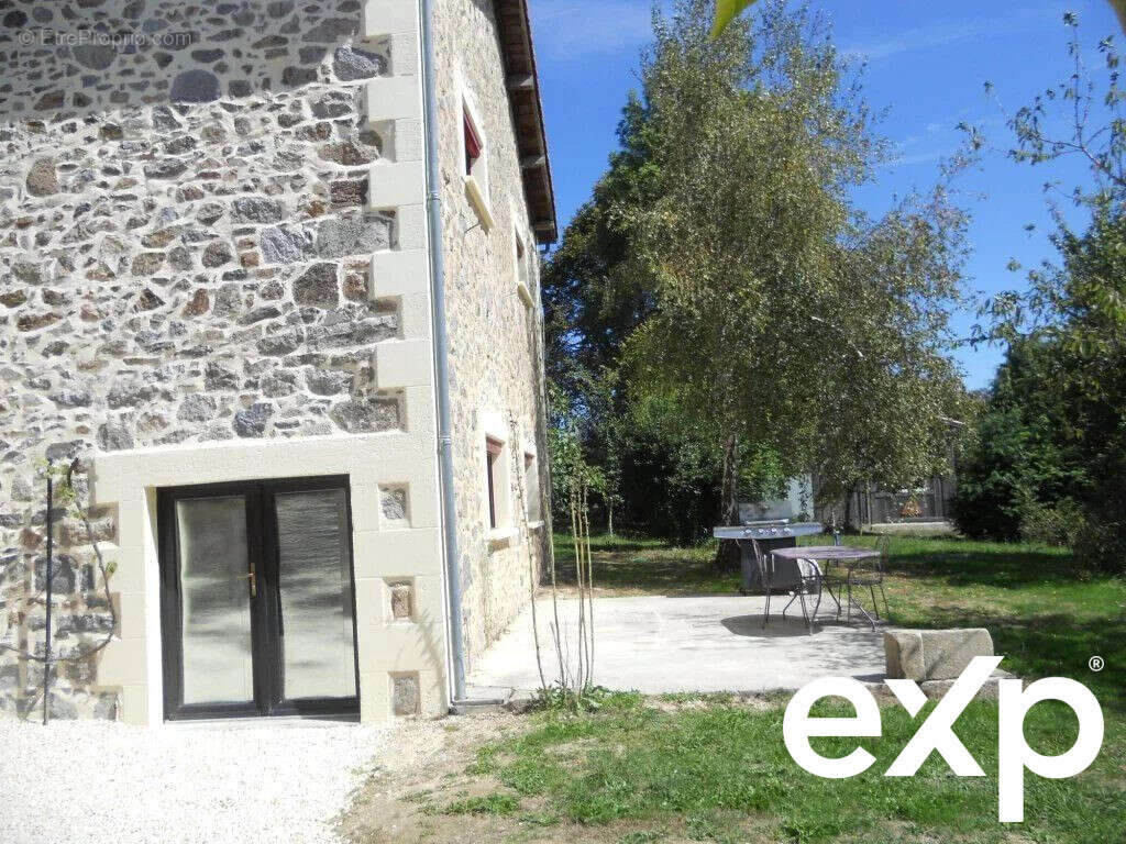 Maison à BUSSEROLLES