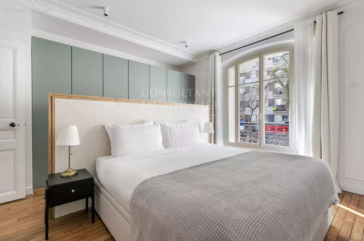 Appartement à PARIS-15E