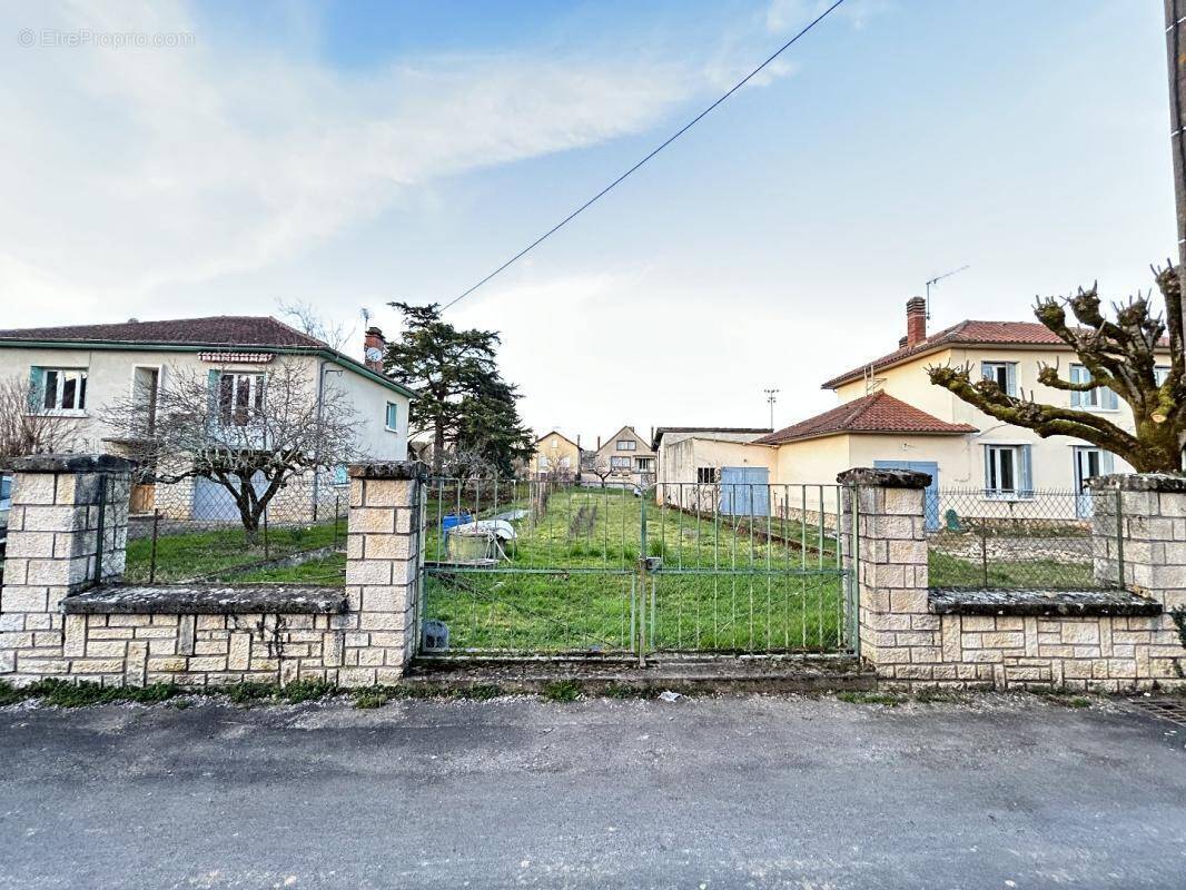 Terrain à SAINT-CERE