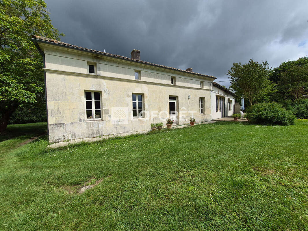 Maison à MIRAMBEAU