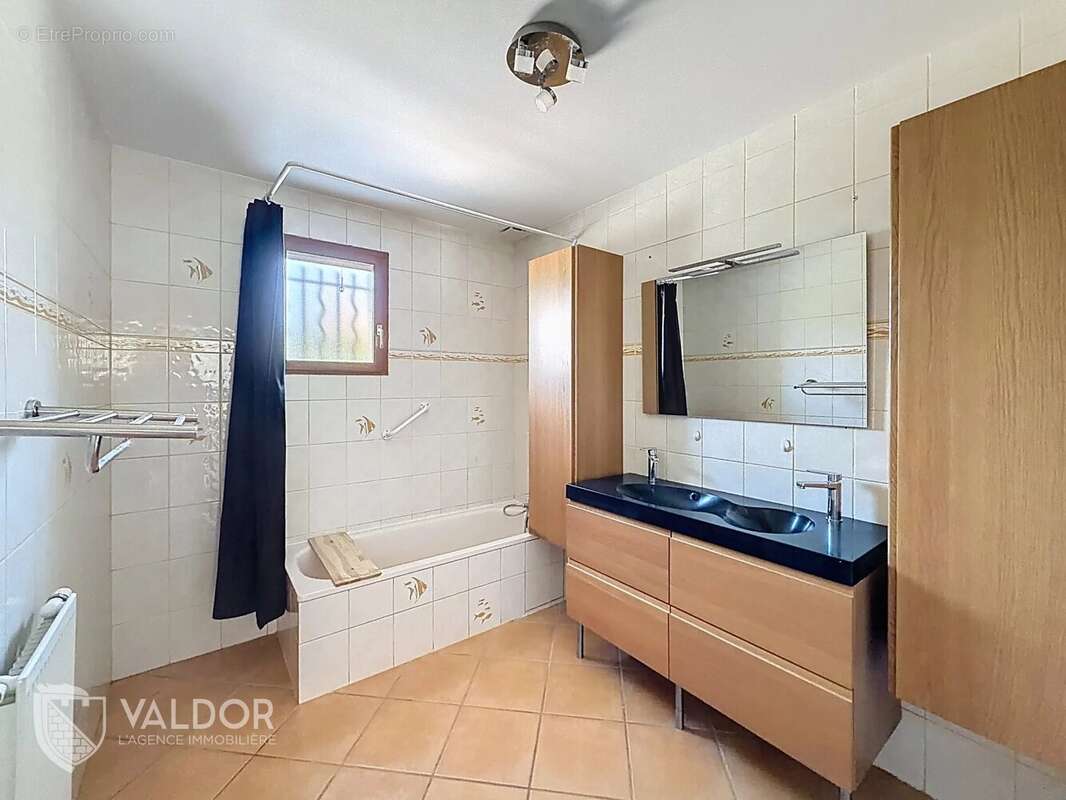 Maison à MONTMERLE-SUR-SAONE