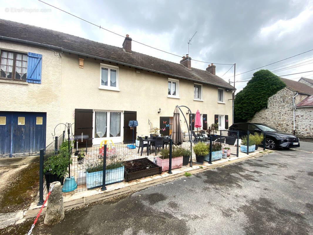 Maison à VER-SUR-LAUNETTE