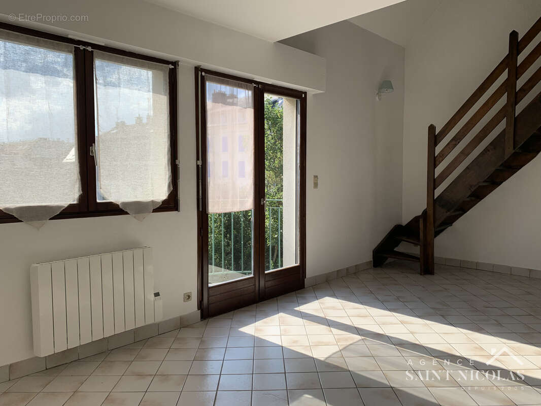 Meulan centre, appartement duplex T3 balcon 2 chambres dans copropriété de standing - photo 4