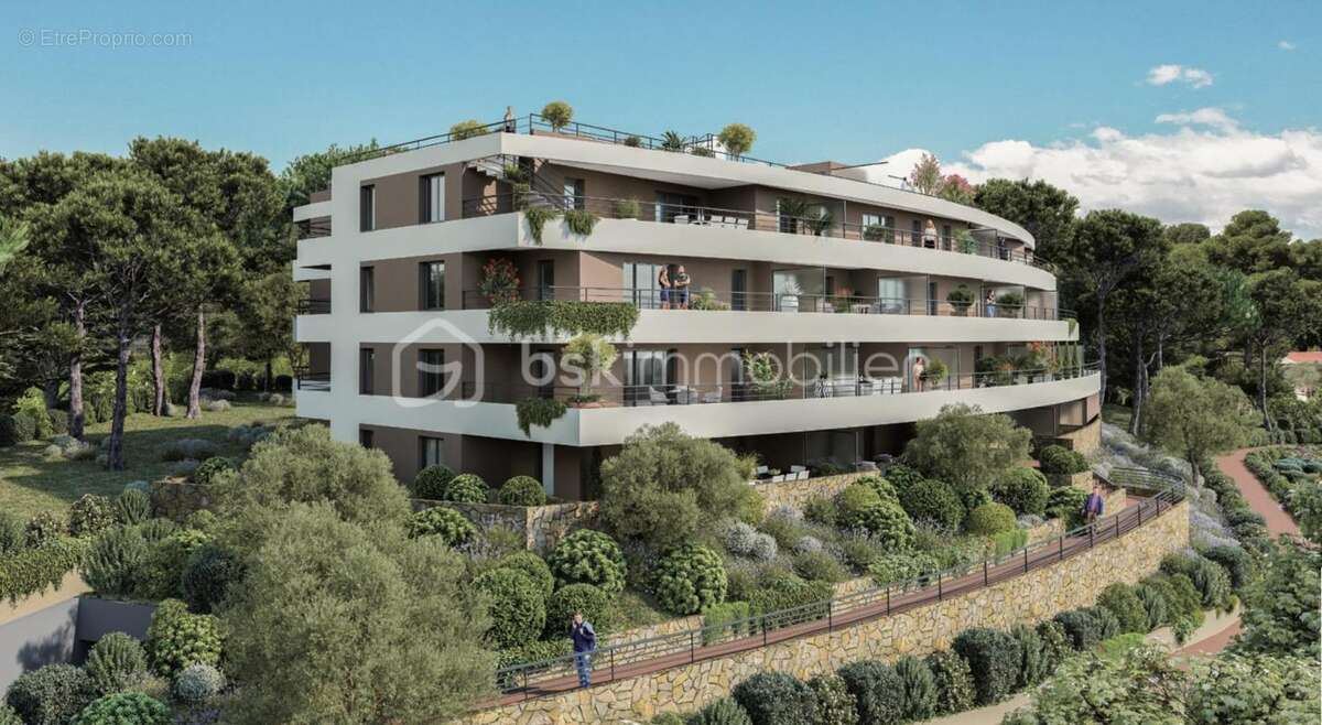 Antibes – 3p avec vue mer et collines, terrasse et piscine rooftop - photo 14