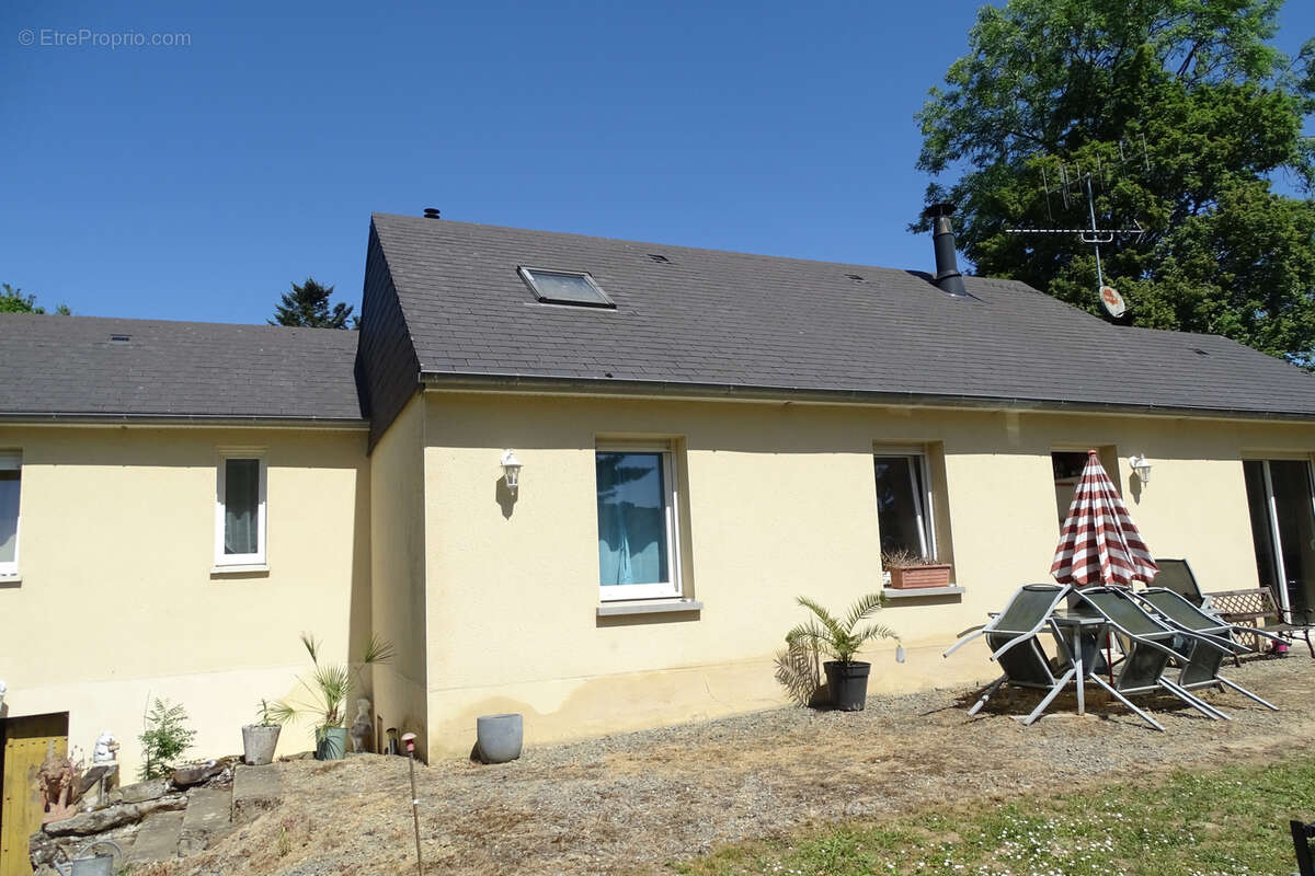 Maison à SAINT-PIERRE-SUR-ORTHE