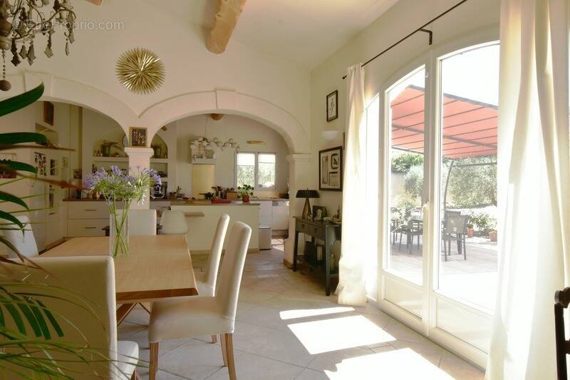 Maison à vendre 5 pièces FONTVIEILLE (13) - photo 16