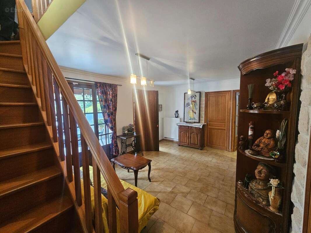 Maison 129 m² à Contes  - photo 8