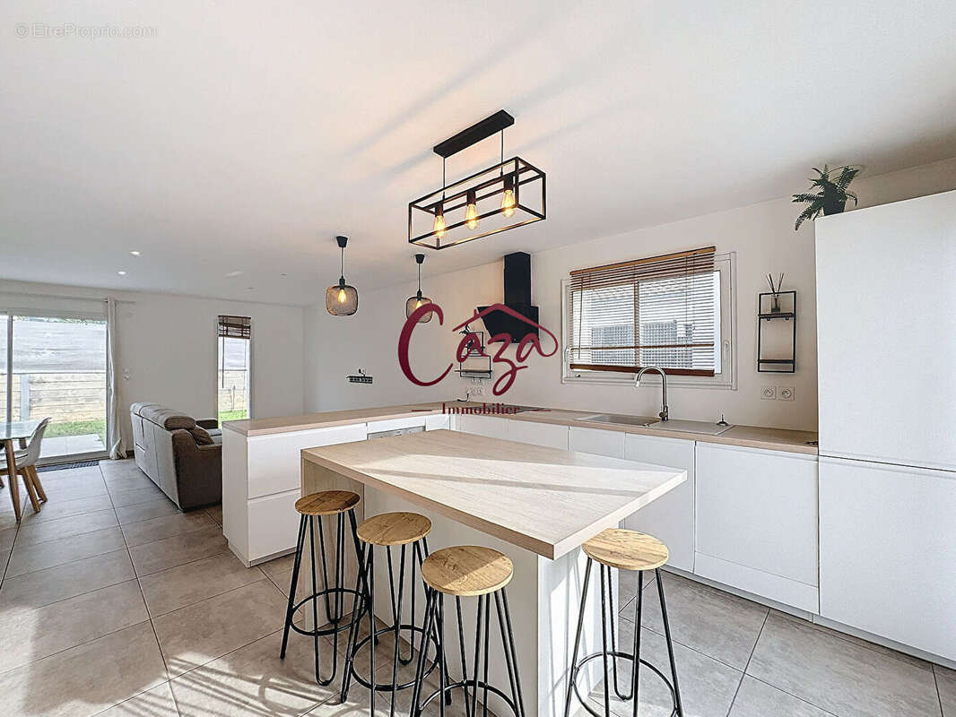 Maison à FARGUES-SAINT-HILAIRE