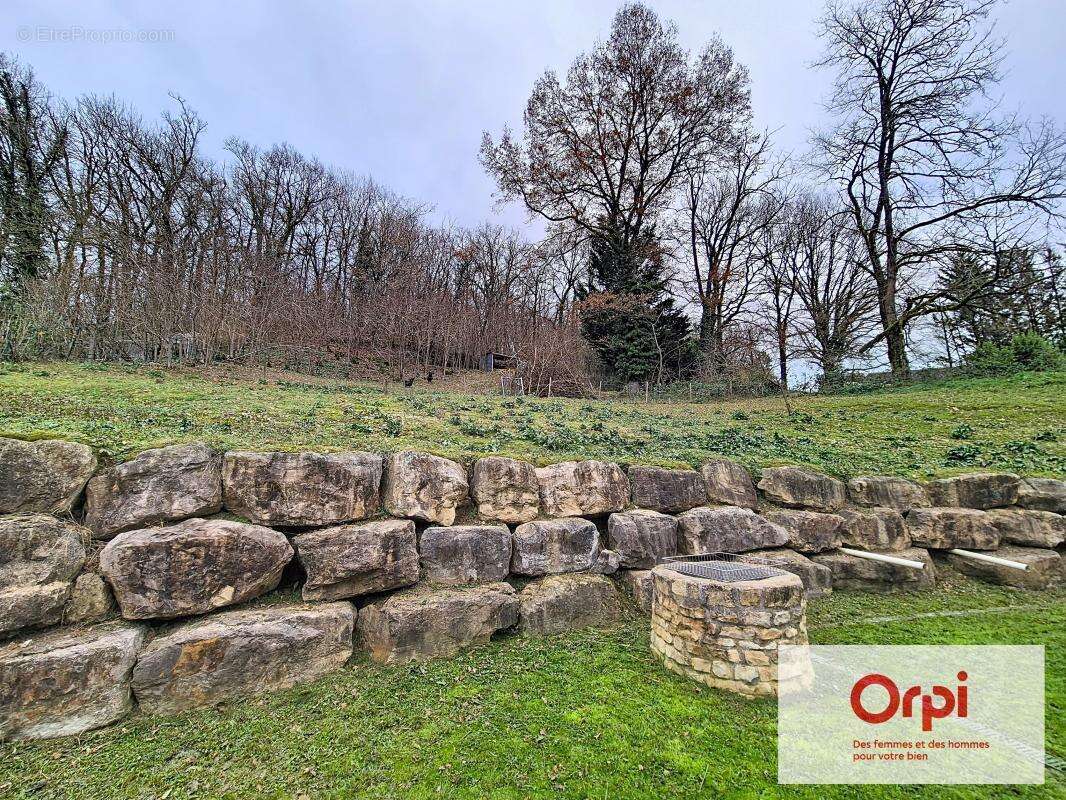 Maison à LE LARDIN-SAINT-LAZARE