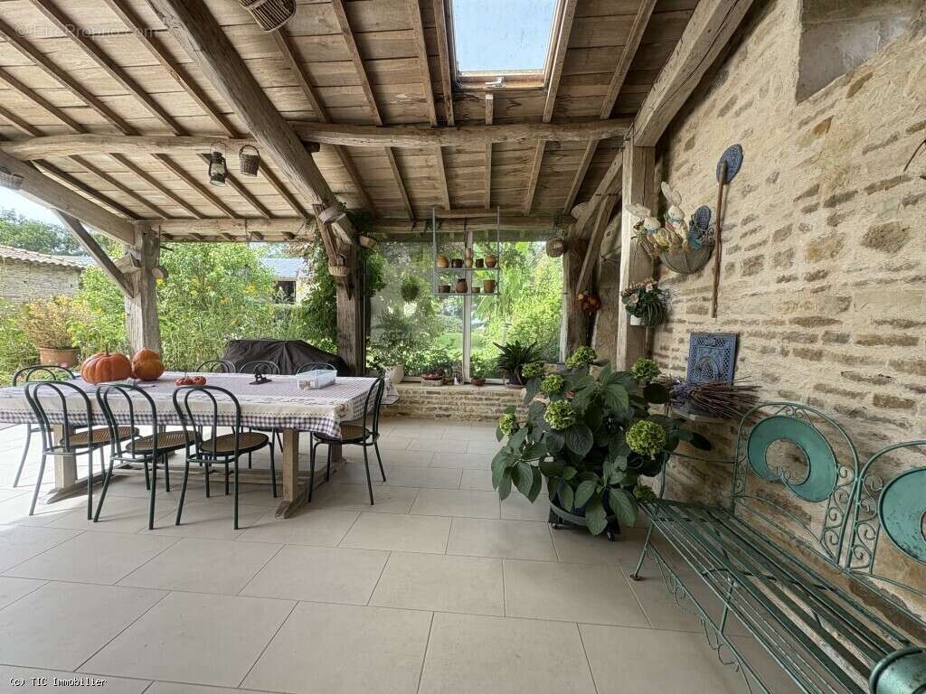 Maison à VILLEFAGNAN