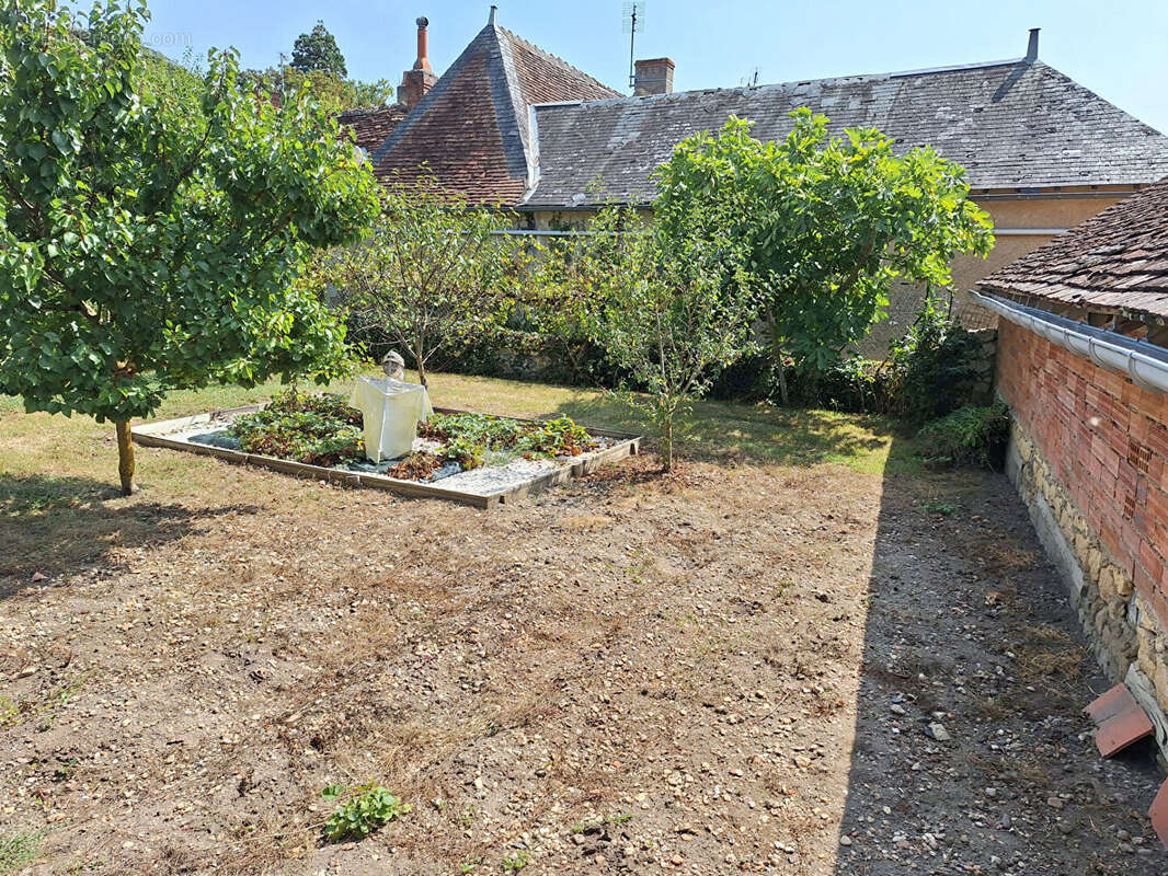 Maison à TOURNON-SAINT-PIERRE