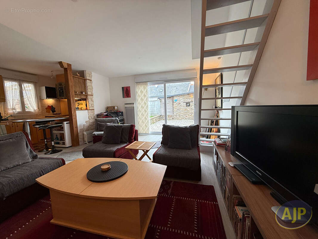 Maison à SAINT-MARTIN-DU-FOUILLOUX