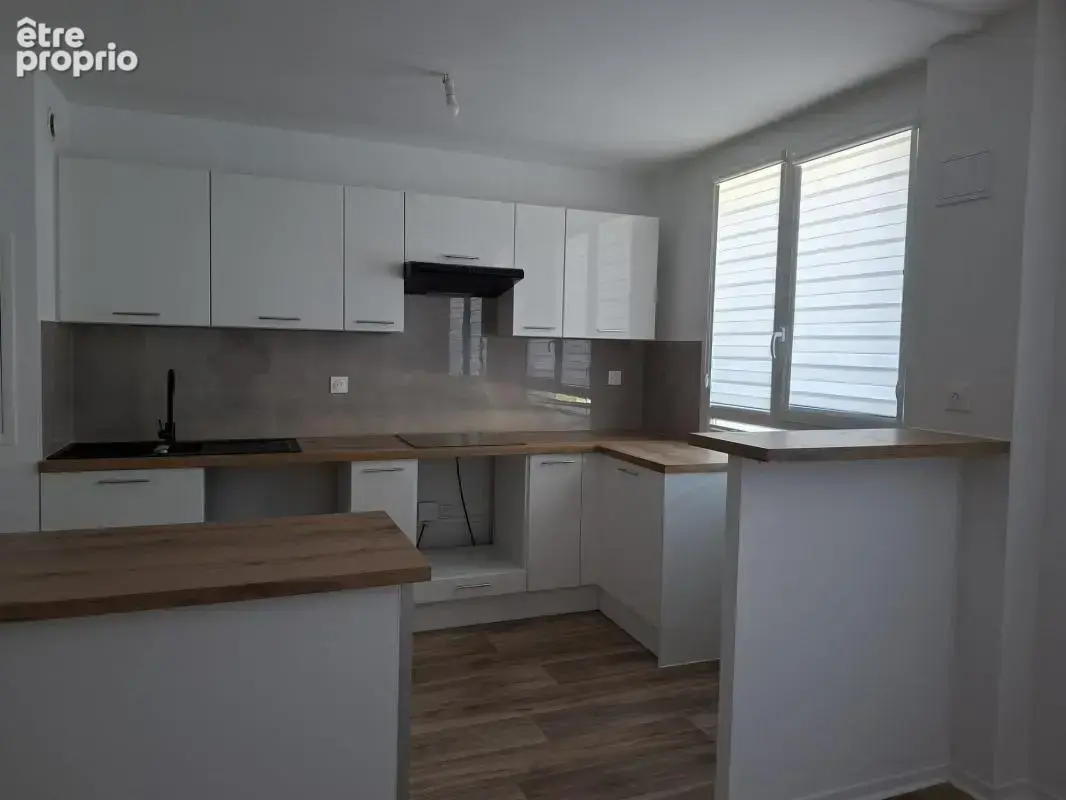 Trappes centre – appartement t5 rénové avec balcon – proche gare - photo 2
