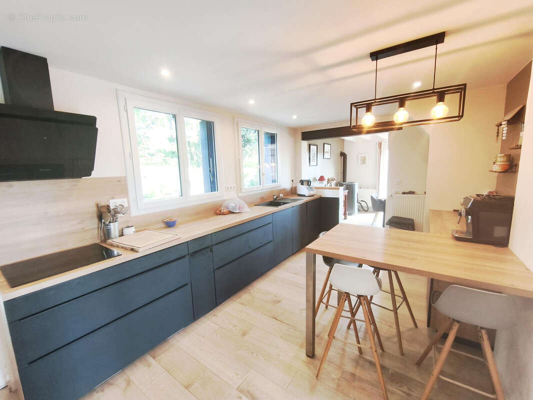 Maison T5 de 151 m2 rénovée en 2020 sur un terrain 8400 m2 - photo 9