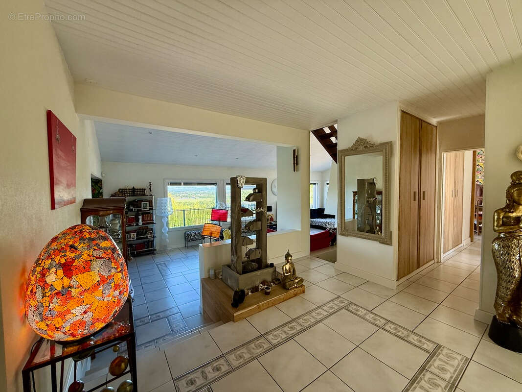 Maison Pujols 200m2 AVEC PISCINE ET VUE. Vous recherchez de la vue au calme dans un des plus beaux villages de France ? Ne cherc - photo 9