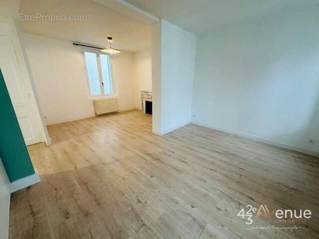 Appartement à SAINT-ETIENNE