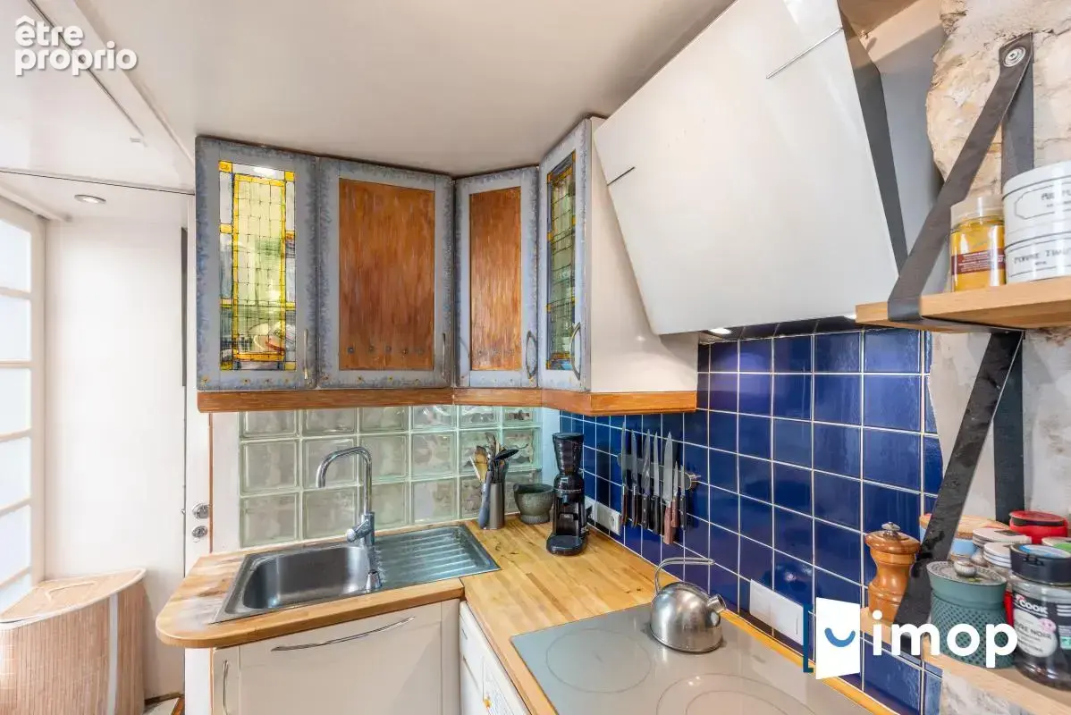 Idéalement placé. Ambiance contemporaine avec charme de l'ancien - photo 9