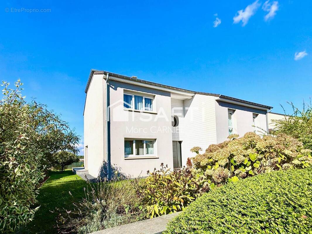 Photo 1 - Maison à COSNES-ET-ROMAIN