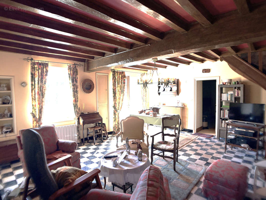 Maison à BELLENAVES