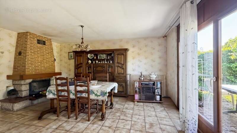 Maison à QUETIGNY