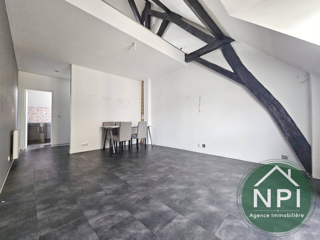 Appartement à PRINGY